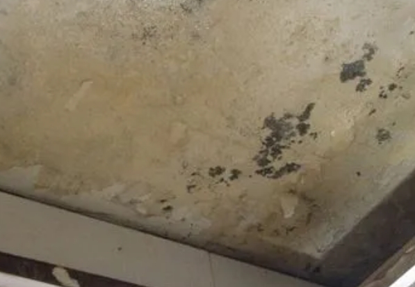 沈阳阳台漏水维修公司分享下沈阳卫生间渗水维修需要注意哪些问题。